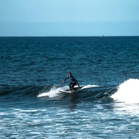 Adeje - Twinfin & Surf Yoga Camp מלון