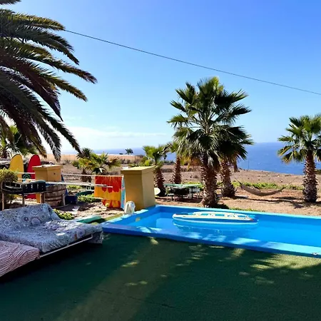 Adeje - Twinfin & Surf Yoga Camp מלון