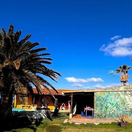 Adeje - Twinfin & Surf Yoga Camp קיאו סלבאחה