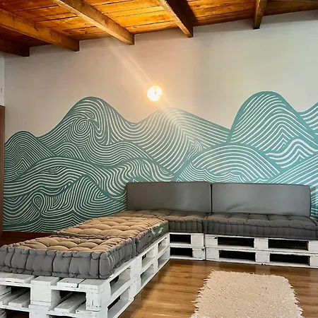 Adeje - Twinfin & Surf Yoga Camp מלון 2*