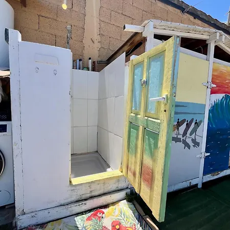 Adeje - Twinfin & Surf Yoga Camp מלון