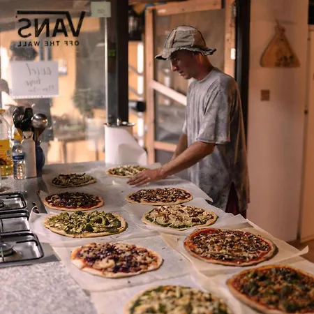 Adeje - Twinfin & Surf Yoga Camp מלון 2*