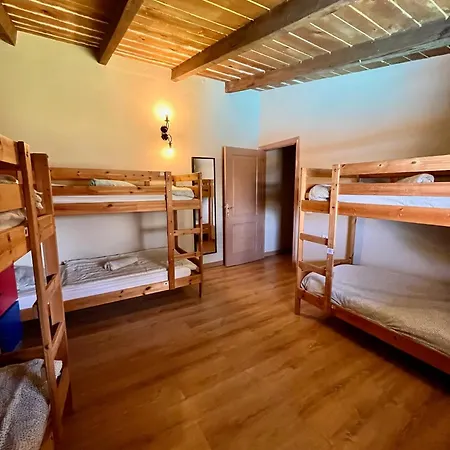 Adeje - Twinfin & Surf Yoga Camp מלון 2*