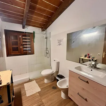 מלון Adeje - Twinfin & Surf Yoga Camp 2*