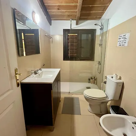 Adeje - Twinfin & Surf Yoga Camp קיאו סלבאחה